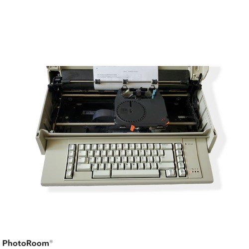 IBM Wheelwriter 3 III Electronic Electric Typewriter - Picture 4 of 12