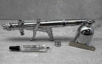 Iwata Hi-Line HP-TH Gravity Feed Dual Action Trigger Airbrush