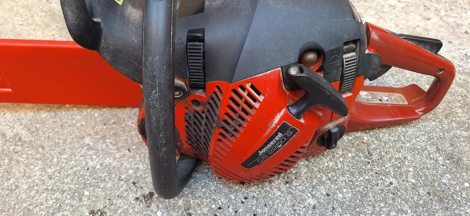 Motosega 50cc Jonsered CS 2250s Accensione Facilitata, Si Regola Senza Chiavi - Immagine 3 di 4