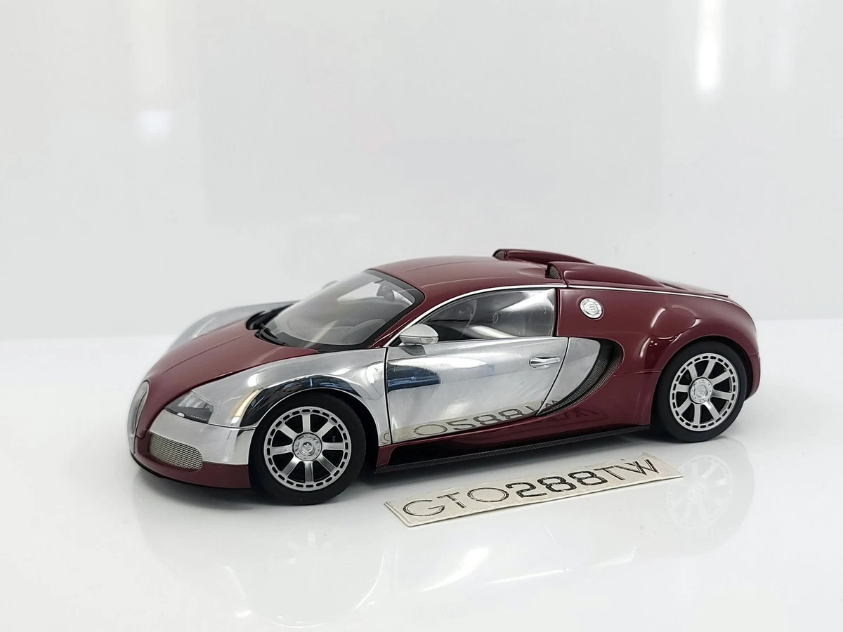 BUGATTI CHIRON SPORT (italian red/carbon) 1/18 AUTOart 70996 EUR 174,95 - FR