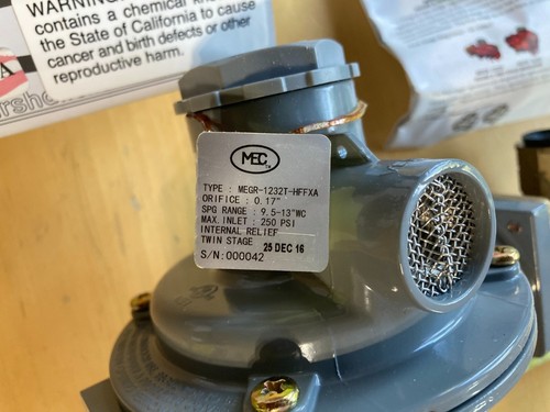MEC MEGR-1232T-HFFXA POL X 1/2" FPT Twin Stage 11" W.C. Outlet Propane Regulator - Picture 4 of 7