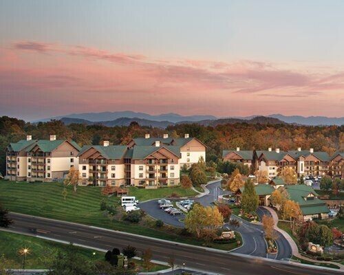 WYNDHAM SMOKY MOUNTAINS * 4 Bed Presidential * June 13th - June 19th, 6 nts - Picture 13 of 15