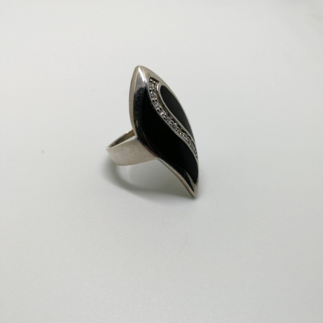 Picture 4 of 6
