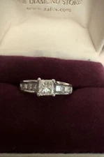 Beautiful Platinum Diamond Ring With Baguettes