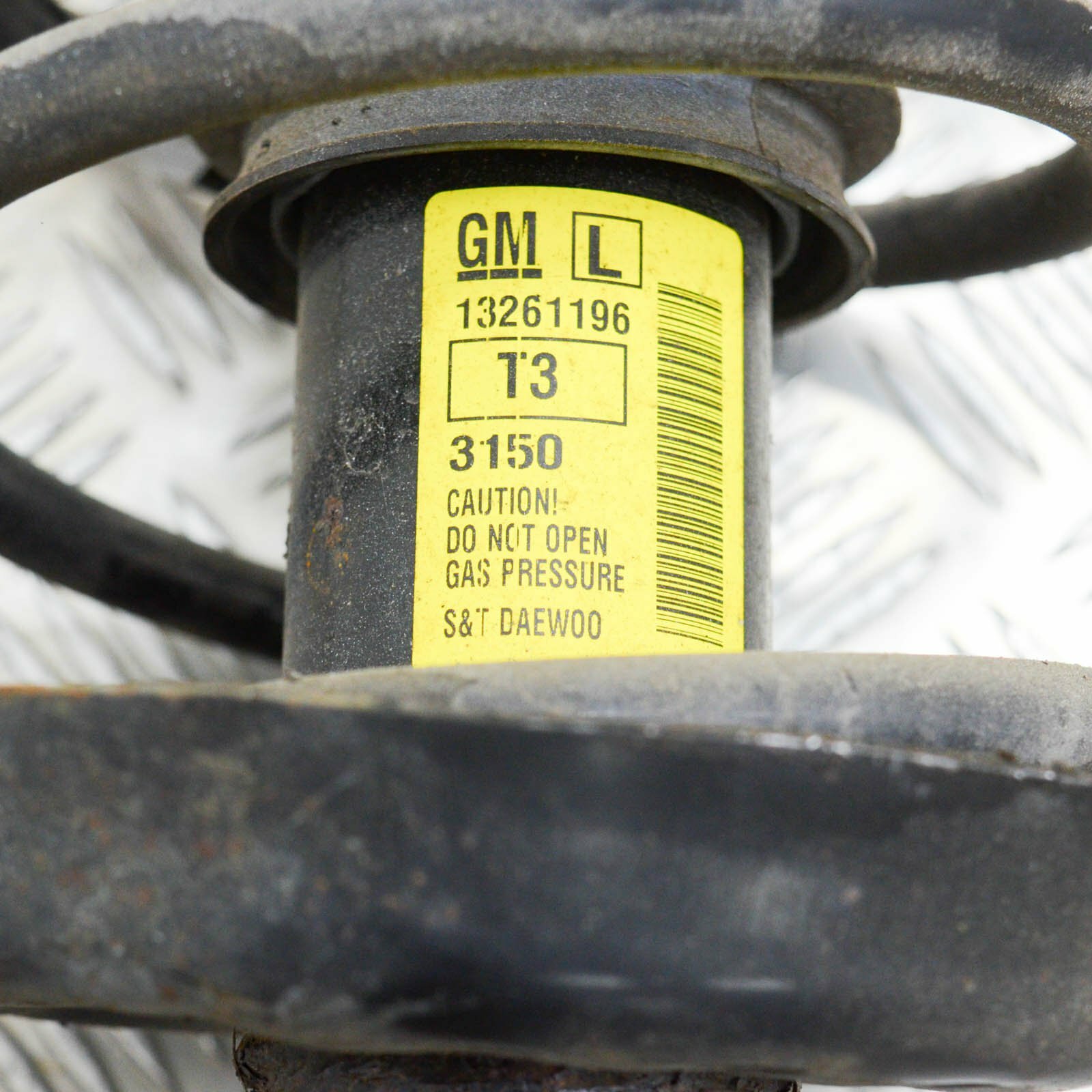 CHEVROLET ORLANDO J309 Front Left Shock Absorber 13261196 1.8