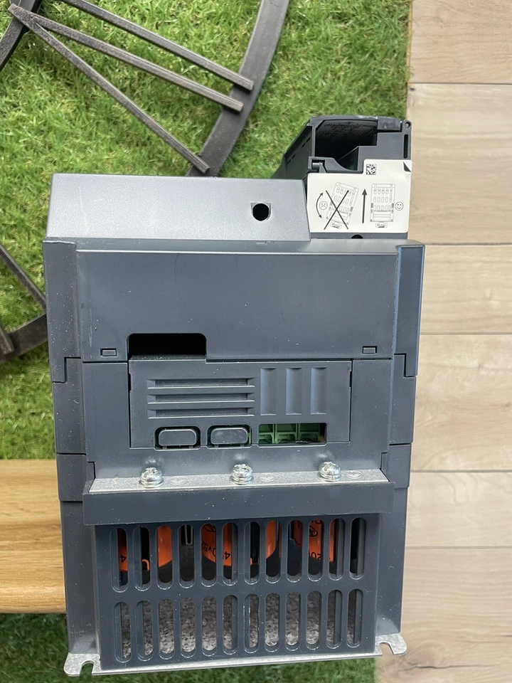 Altivar Machine - variateur - 5,5kW - 380/500V tri - book - CEM - IP21 - Photo 4/4