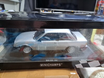 1982 BMW 323i Silver 1/18 Diecast Model Car by MINICHAMPS