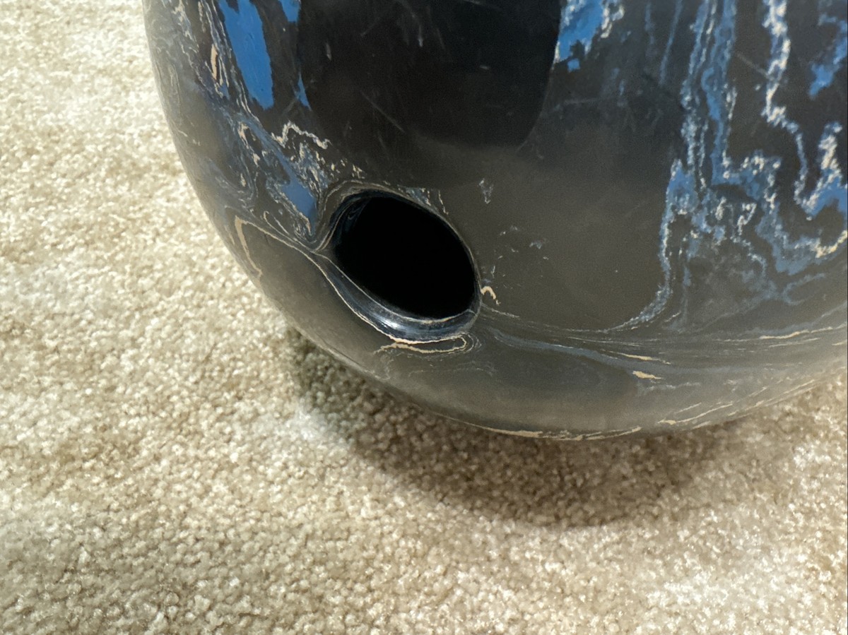 Molly Stone1950~ 「Tornado bowl 1994年製」 Lot - MOLLY STONE (American b. 1950) A GLASS BOWL, 
