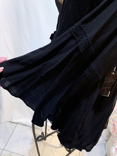 ❤️No Boundaries 3X Top Blouse Sexy Lattice Back Black Lace Insert Bell NWT - Picture 12 of 12