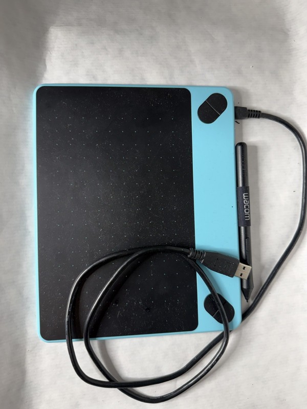 Wacom Intuos Draw CTL490 Graphics Tablet Wired USB Pen Included Drawing Tablet