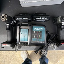 Kit combinado de taladro y atornillador de impacto sin escobillas Makita 18V XFD15/XDT18 con 1 batería y bolsa