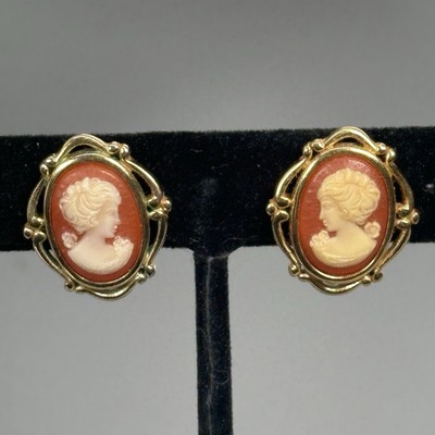 Vintage Signed Trifari Woman Face Portrait Cameo Gold-Tone Clip-On Earrings