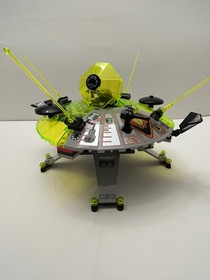 Retired LEGO Space: Cyber Saucer (6900), 100% complete with minifigs and manual!