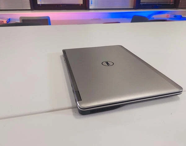 Genuine Fast Dell Latitude Used Laptop E7440 4GBRAM 128GBSSD Intel Core i7 - Image 2 of 4