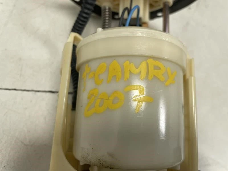 2007 TOYOTA CAMRY LE ТОПЛИВНЫЙ НАСОС OEM + - Изображение 4 из 4