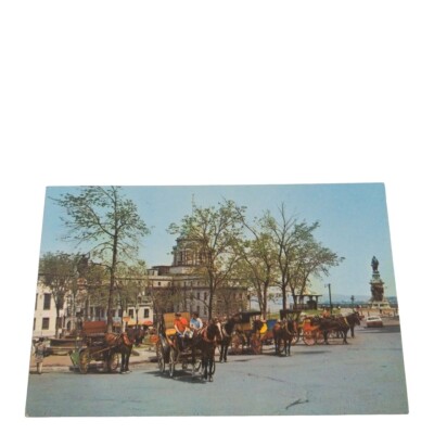 Postcard Le coin des caleches Place d'Armes Carriages Quebec CA Chrome Unposted
