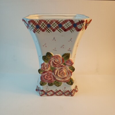 Vintage World Bazaar Ceramic Vase Floral Lattice Design 10'' X 7''