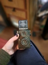 Wonderflex twin-lens reflex camera