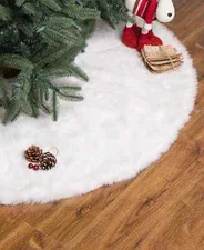 Glitzhome X7803 White Luxe Living Plush Faux Fur Christmas Tree Skirt 48 in