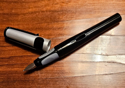 Pelikan Füller P480 schwarz für Rechtshänder Strichstärke M NEU