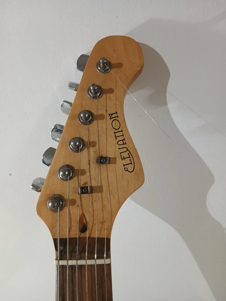 Elevation stratocaster style electric guitar - Image 3 of 4