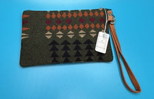 NEW Be Clever Small Wristlet Purse Wallet Southwest Geometric Design Zipper 8”