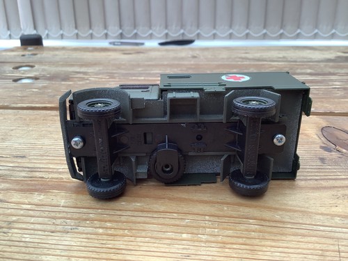 Solido Diecast Toy No.6046 – Mercedes Ambulance Unimog – Collection Militaire I - Picture 6 of 7