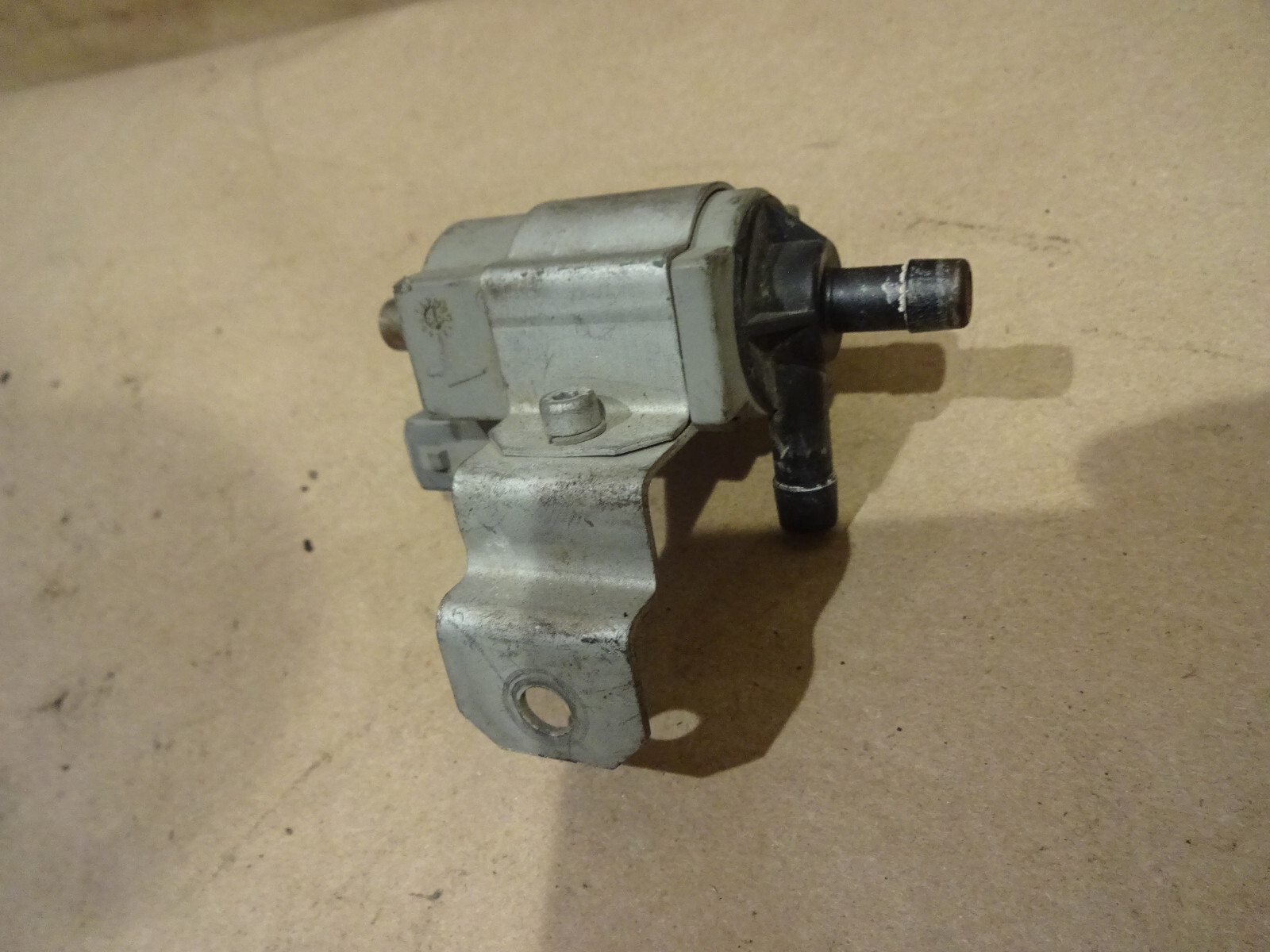 Ferrari 360,430 - Solenoid Valve & Bracket - P/N 178309