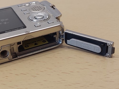 Olympus Stylus 770 SW 7,1 MP Digitalkamera stoßfest + wasserdicht. 3x optischer Zoom - Bild 19 von 20
