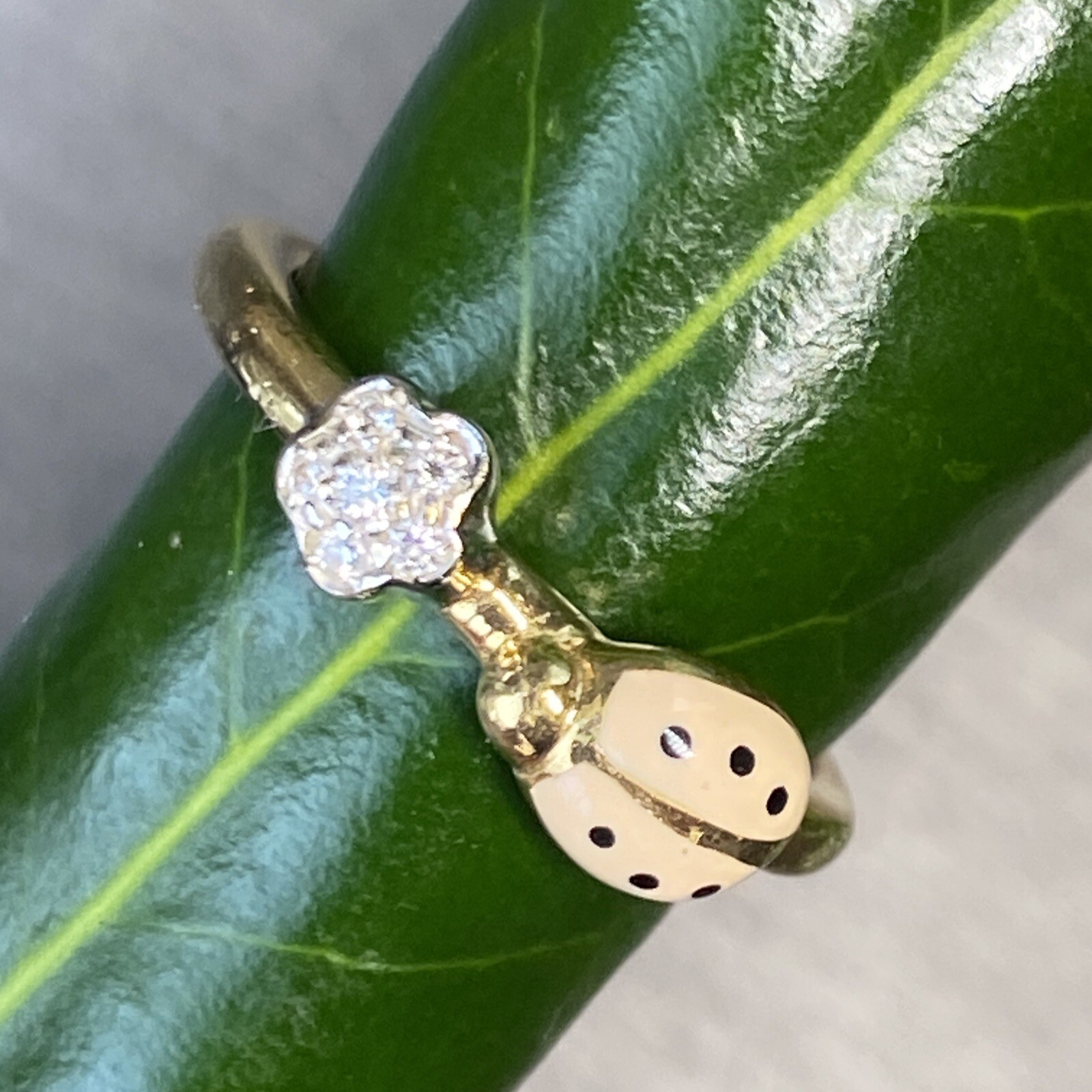 Aaron Basha Diamond Vintage Ring 18K Yellow Gold Lady Bug Flower Size 6