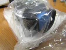 NEW APPLETON UCS HAZARDOUS LOCATION PUSHBUTTON  BLUE