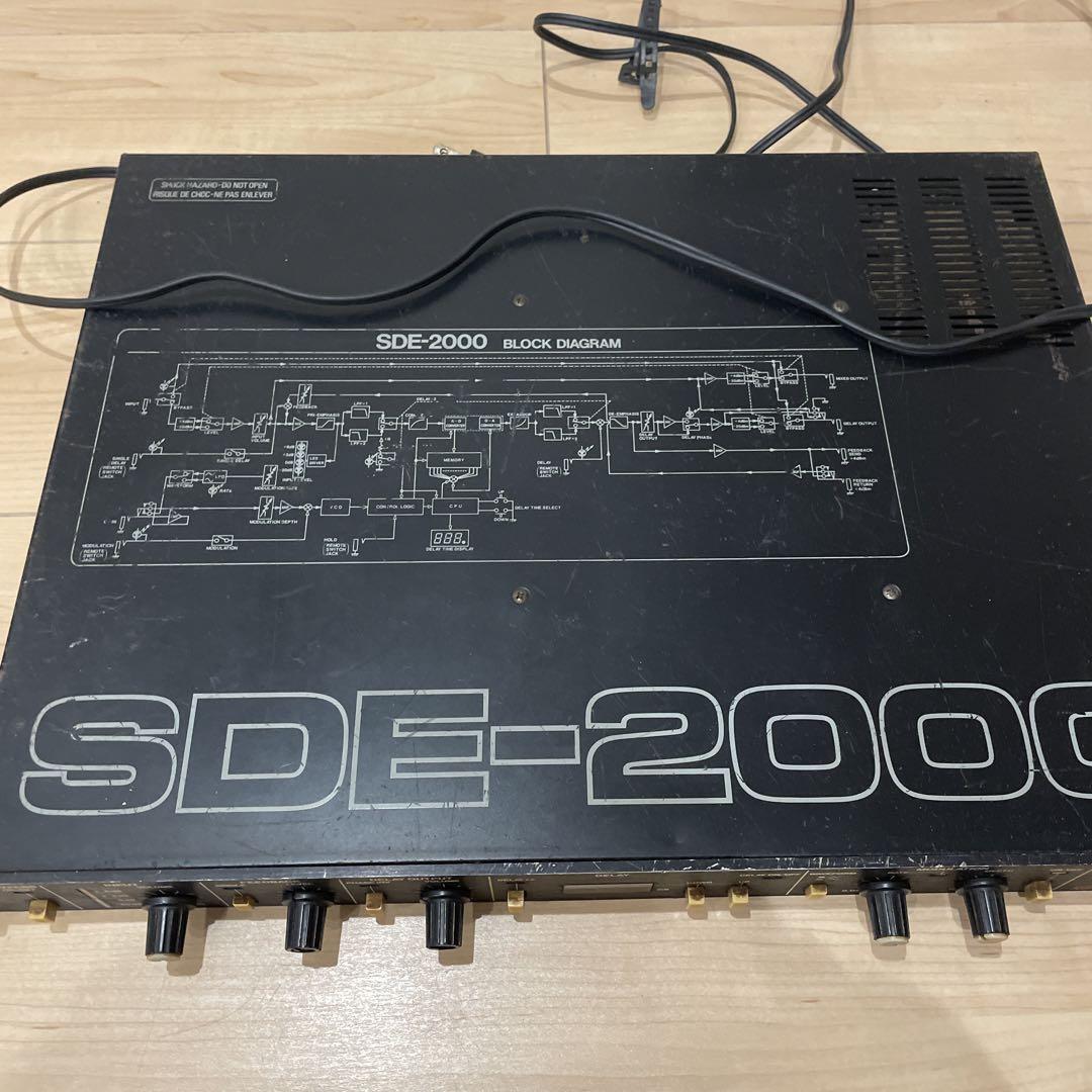 Roland SDE-2000 Digital Delay Black Guitar Effects Pedal