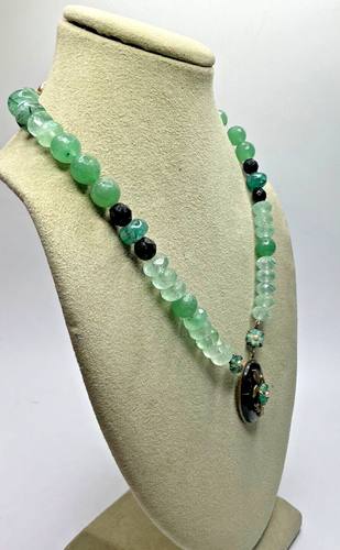 CO4. Vintage Aventurine and Green Agate Beaded Pendant Necklace - Picture 5 of 10