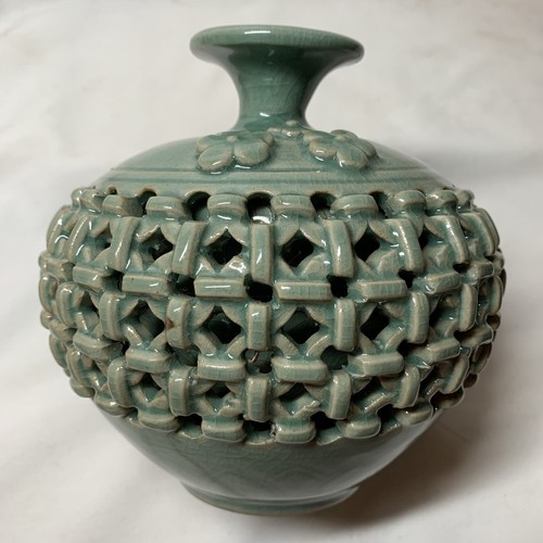Korean Celadon Pottery Glazed Basket Weave Double-Wall Jar / Vase - Picture 7 of 11