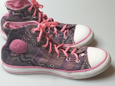 black converse junior size 4