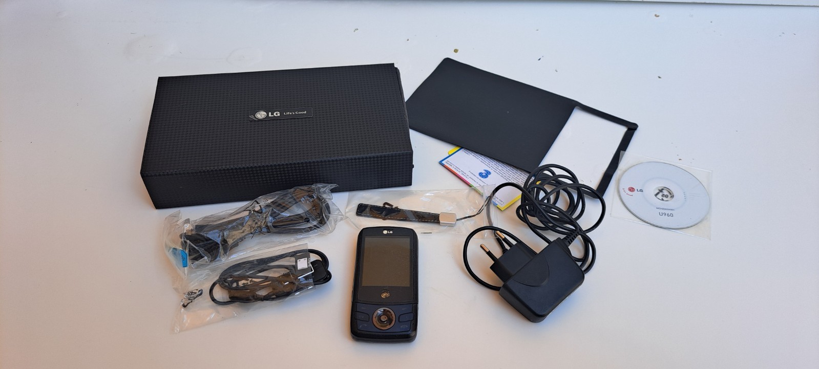 Cellulare Vintage LG U960 TVfonino DVB-H Completo Box Originale + Accessori
