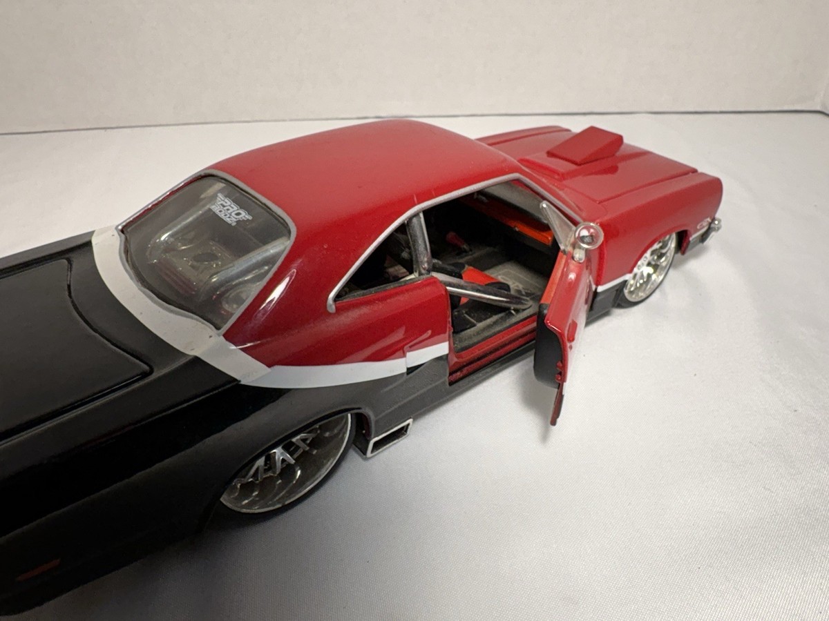 MAISTO 1/24 1970 Plymouth GTX PRO RODZ Diecast Model Car Red Black