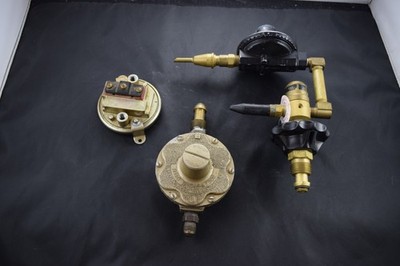 Vintage Helium Dual Brass Regulator WESTERN, Bastian Blessing Co & F.W. Dwyer