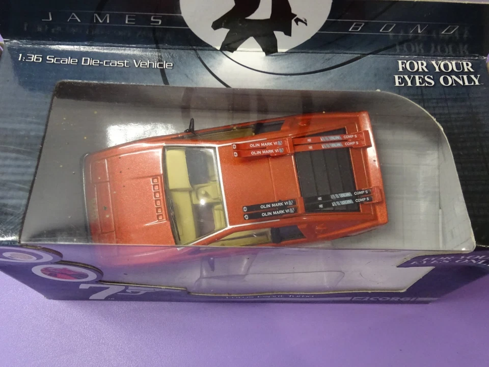 Corgi CC04704 Lotus Esprit Turbo James Bond 007 For Your Eyes Only Boxed 1:36 - Image 4 of 4