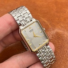 New battery included. SEIKO V701-5J40 wristwatch, 91s vintage.