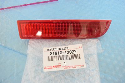 TOYOTA GENUINE OEM RIGHT REAR BUMPER AMBER REFLECTOR 81910-13022