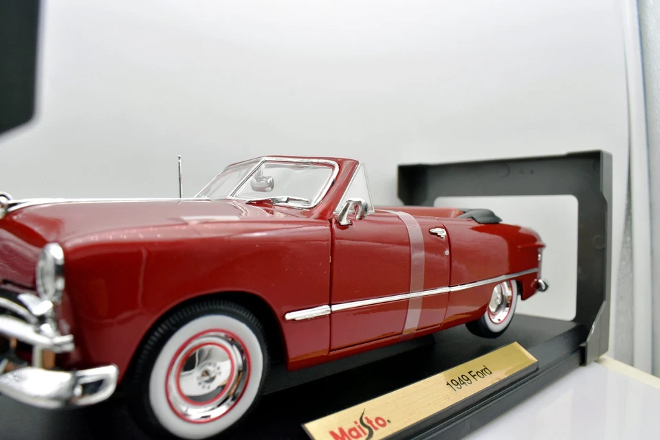 Modellino auto scala 1:18 Ford 1949 maisto diecast modellismo statico collezione - Immagine 3 di 4