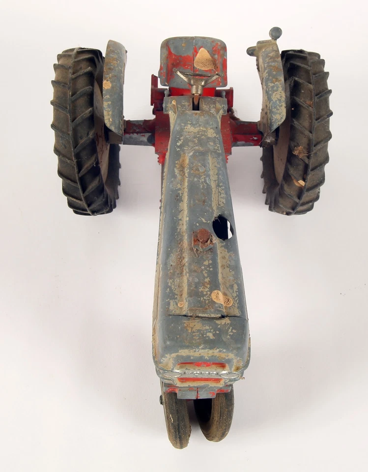 1950S VINTAGE  FORD  POWER MASTER TRACTOR HUBLEY? W/ 3PT FARM TOY - Image 2 of 4