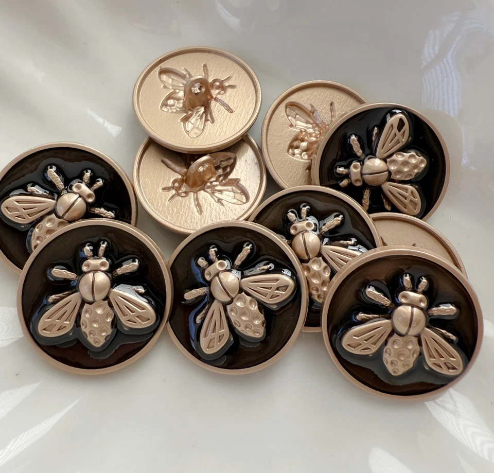 10PC Matte Gold Black Enamel Bee Shank Metal Buttons 23mm - Image 3 of 4