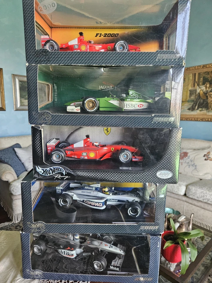 Hot Wheels Ferrari F2001 #1 Michael Schumacher World Champion 2001 - Immagine 4 di 4