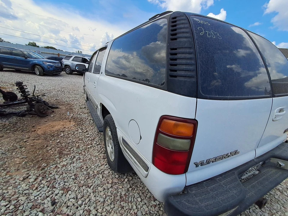 Used Left Rear Cargo Door Assembly Back fits: 2001 Gmc Yukon xl 1500 Left Rear C Foto 2 de 4