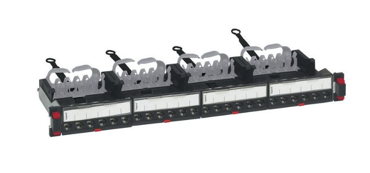 Panneau RJ45 Cat 6 FTP Legrand 033761 en métal blindé pour armoire informatique professionnelle