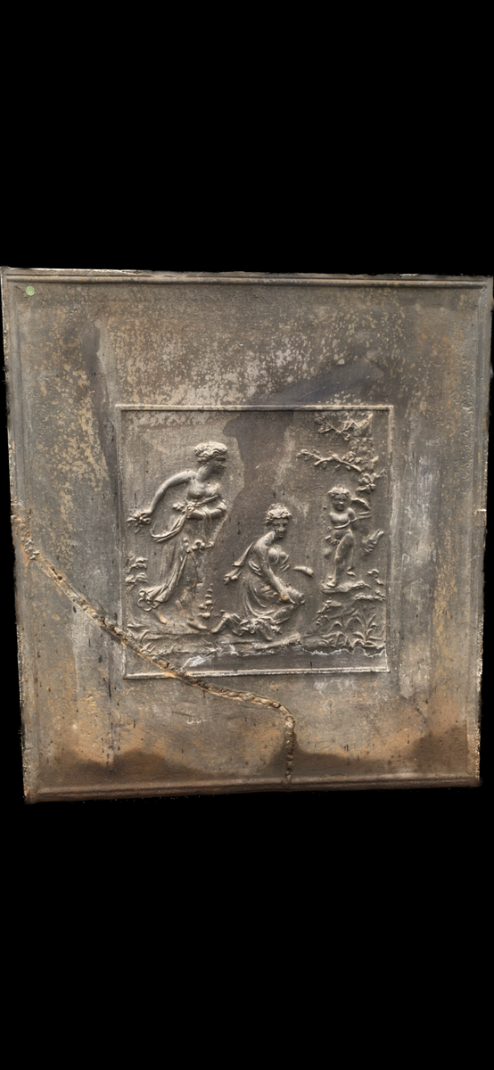 plaque de cheminée en fonte de fer XIX siècle scène romantique aux angelots