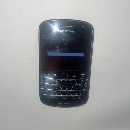 (Joli) téléphone portable BLACKBERRY BOLD 9900 8 Go (sans batterie. transporteur : Rogers, Fido) - Photo 4 sur 10