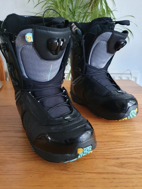 Stivali da neve Salomon Pledge taglia 9 UK. Impermeabile e caldo.